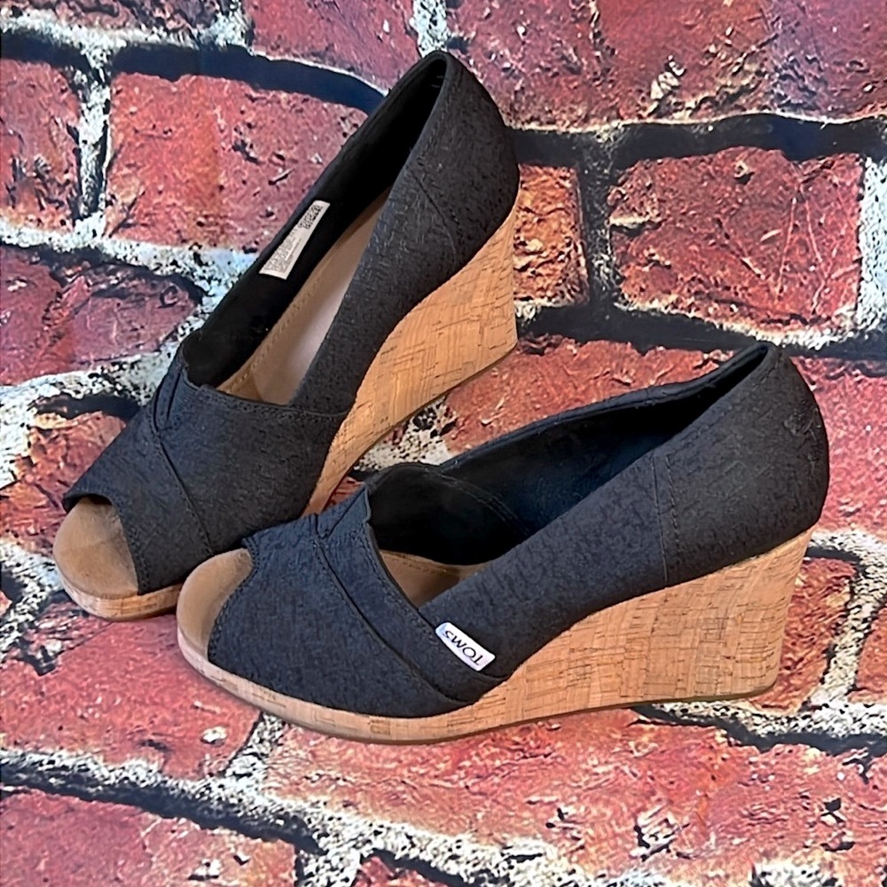 TOMS Women's Classic Espadrille Open Toe Wedge Sandal, Size 7